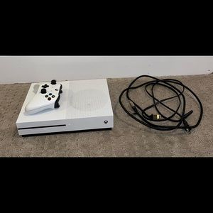 Microsoft Xbox One S White 500GB (comes with controller + hdmi and power cord)
